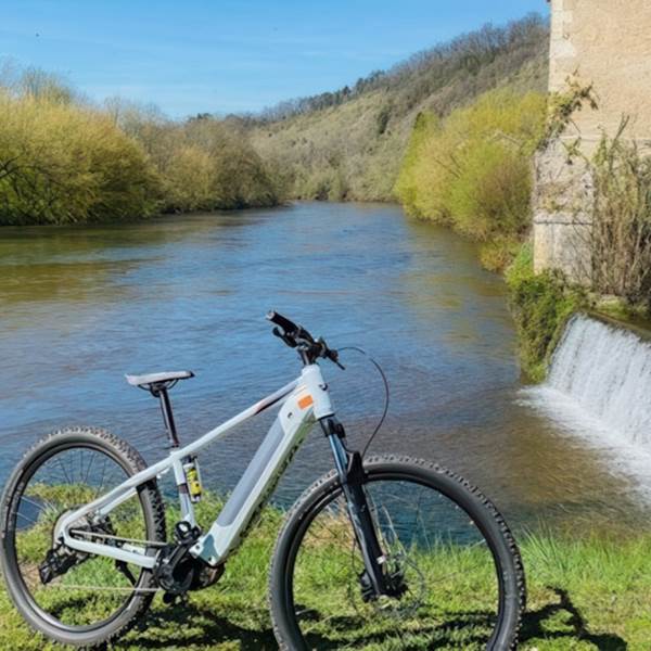 Pause nature a` la Ve´ze`re - Expe´rience en VTT e´lectrique en pleine nature-photo-gallery