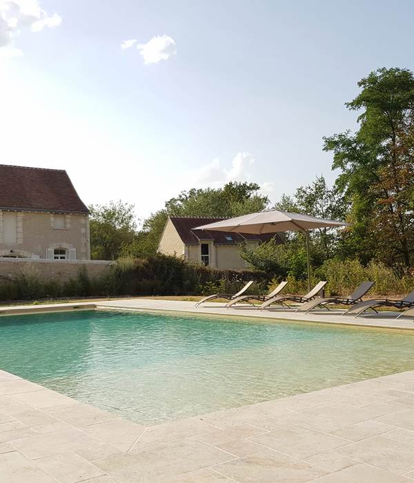 La piscine d'été chauffée dans l'ancien potager, sécurisée - Domaine des Cyclamens