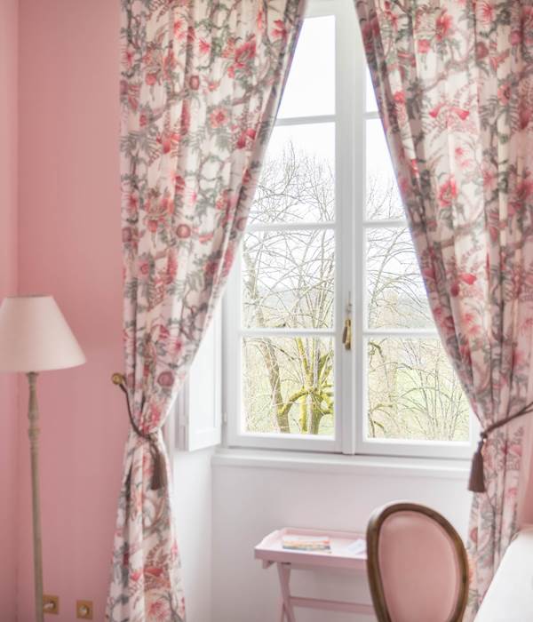 Chambre rose bureau
