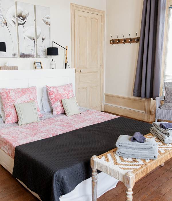 B&B La Poterne - Chambre d'hôtes Minérale à Epernay