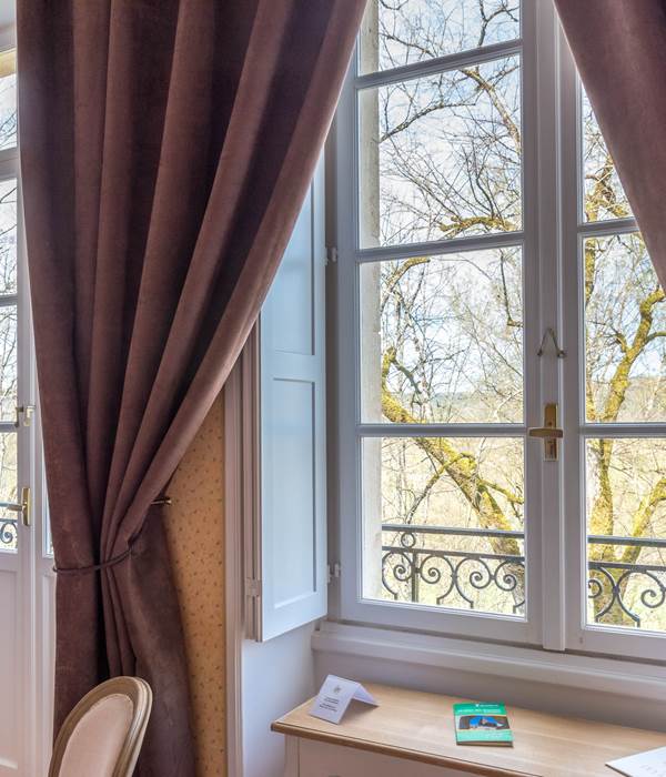 Chambre Jonquille château avec balcon
