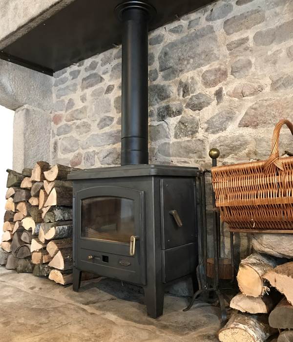 Poêle à bois - Gîtes Vassivière Le Fer A Cheval
