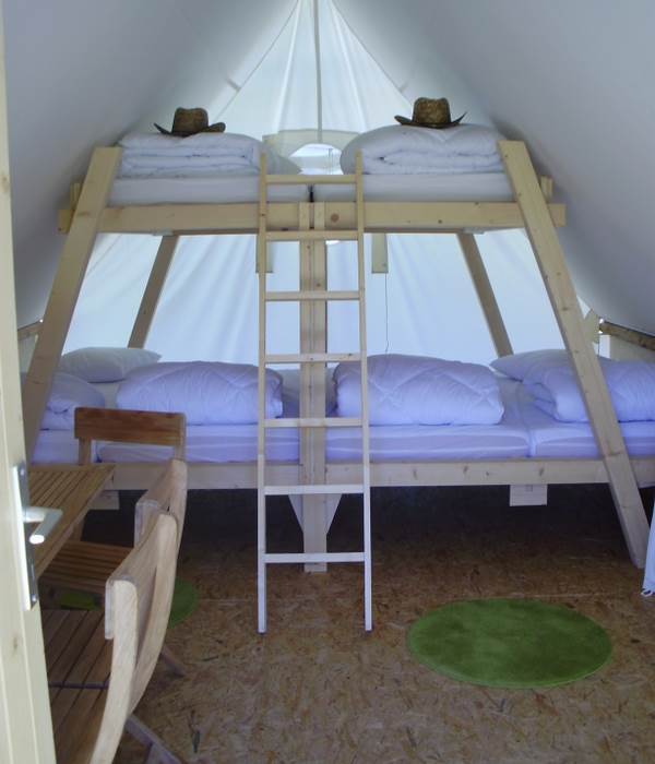 int tente lit