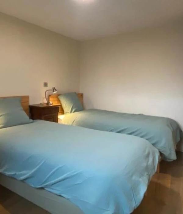 chambre sous les toits avec vue  lit double chambre montagne  chambre familiale deux lits simples