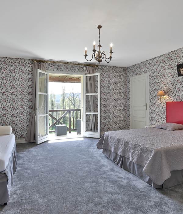 Gîte Junior Suite Gentilhommière 31-32 - Chambre 31 de 2 à 4 couchages et balcon