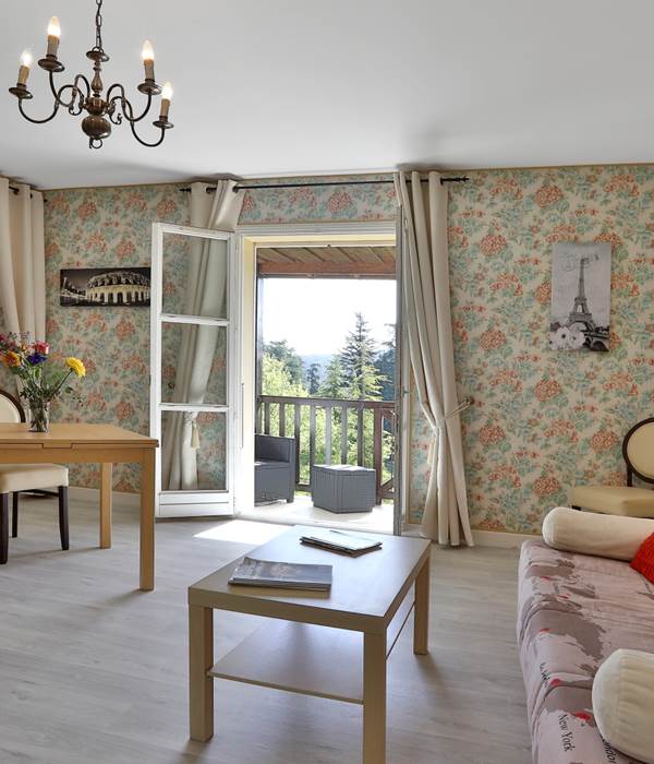 Gîte Tradition 33 avec balcon 2 à 4 personnes - canapé-lit pour enfants - vue sur la parc