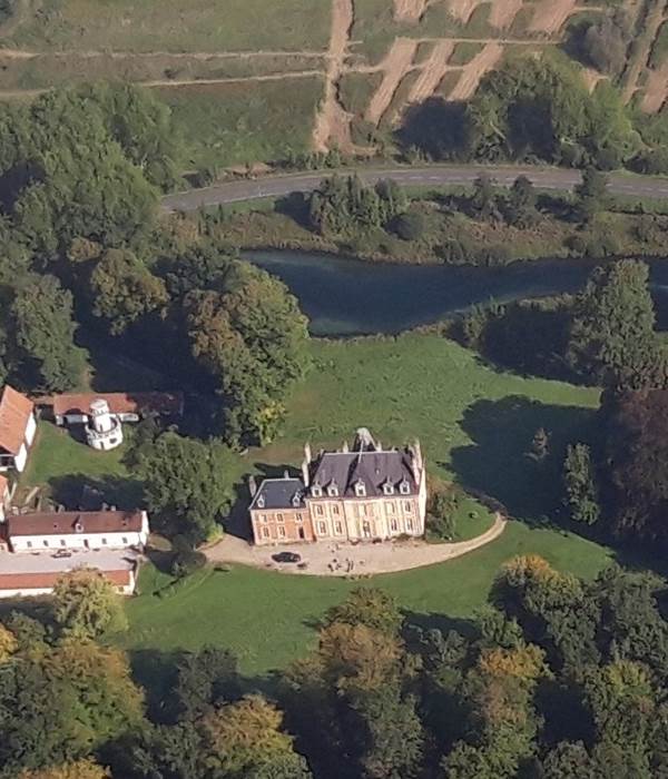Vue aérienne Gite, château et parc