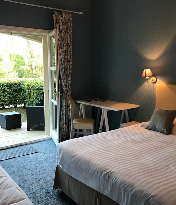 Chambre double annexe en rez de jardin