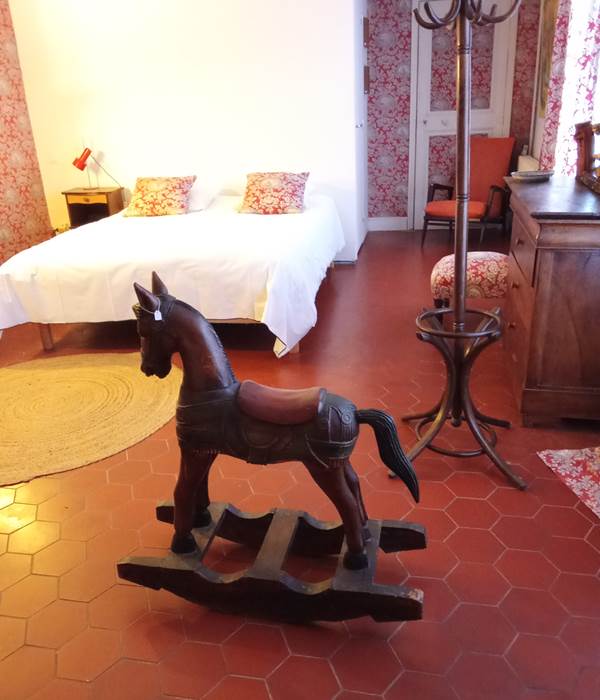 Le Mas Palegry chambres d'hôtes Perpignan chambre 3 côté salon cheval