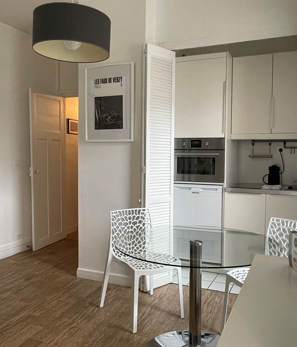 La kitchenette et l'espace repas