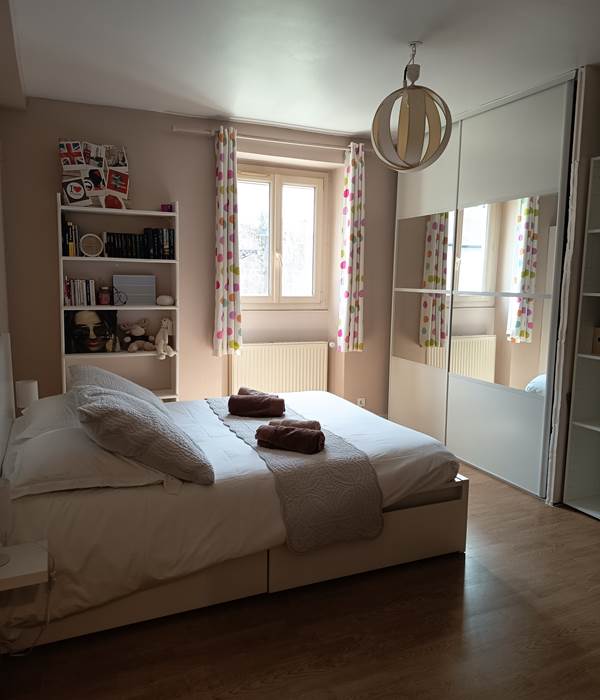 chambre 2 lit double taille 140  avec bureau