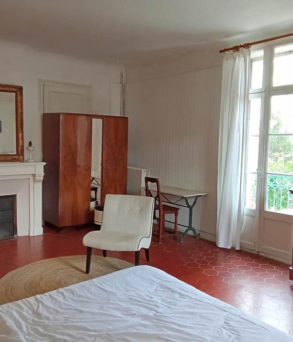 Le Mas palegry chambres d'hôtes Perpignan chambre 2 côté jardin rangement