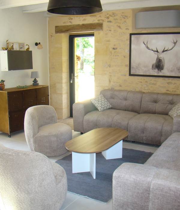 salon avec porte sur terrasse
