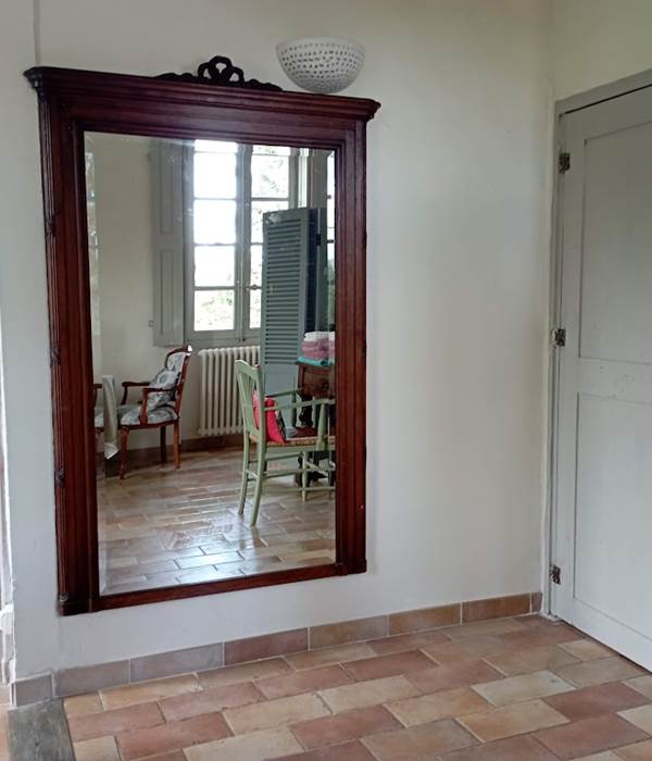 Le miroir dans la chambre amado