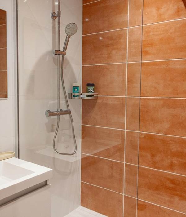 Logement l'Escapade, salle de bain italienne