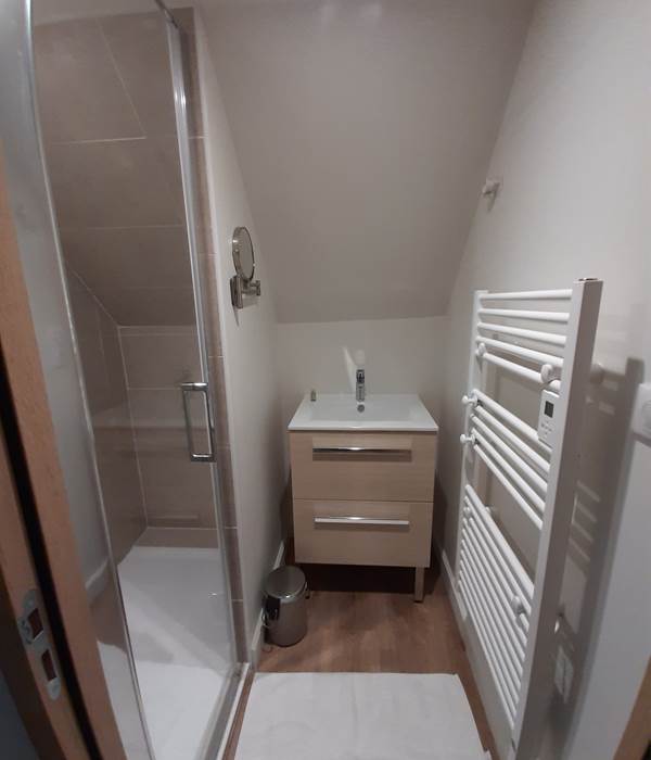 salle de bains pour la chambre à 3 lits - Cerf