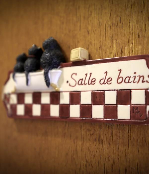 la plaque salle de bain
