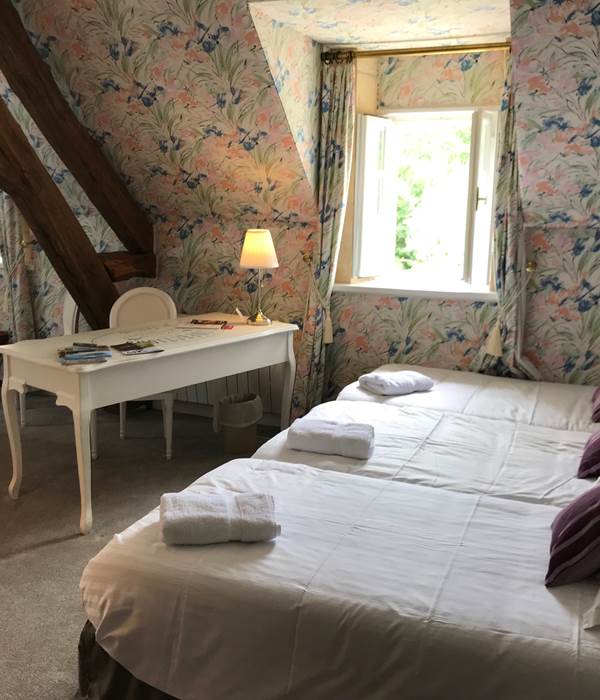 Chambre Parme Familiale avec un grand lit 180 et trois couchages enfants ou adolescent