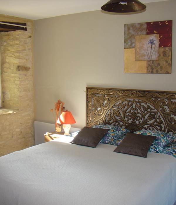 Chambre ocre