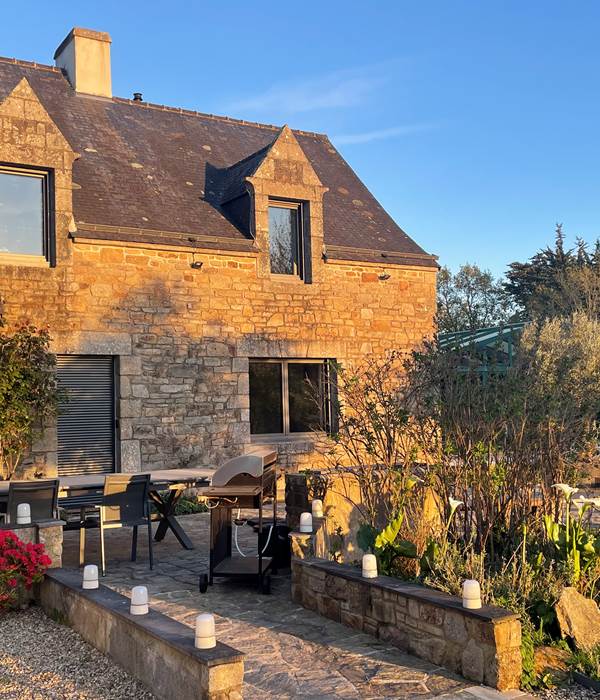 Maison de charme typique bretonne avc grand parc privé et piscine
