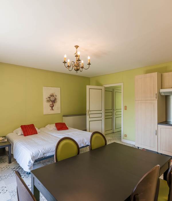 Junior suite et gîte de charme 35/36 avec 2 couchages lit 90 dans salon séjour