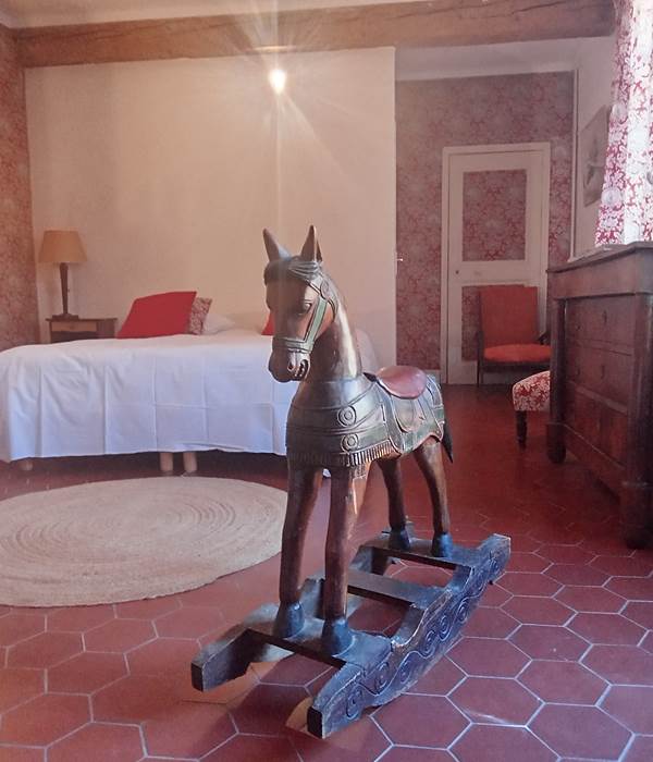 Le Mas Palegry chambres d'hôtes Perpignan chambre 3 côté salon cheval
