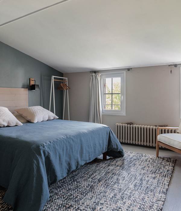 chambre spacieuse et lumineuse dans le bleu du ciel