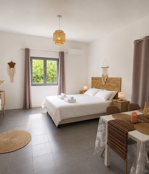ELIA CHAMBRE