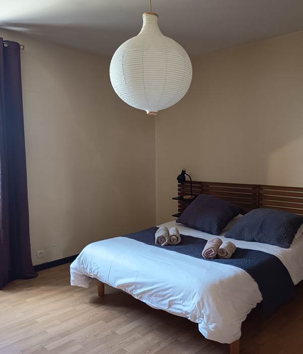 chambre 1 lit double vue 2