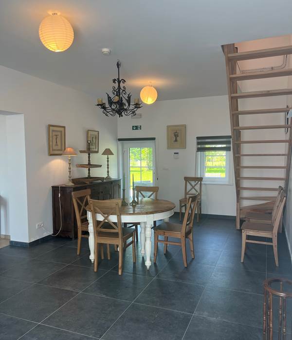 Salle à manger - table avec rallonge (jusqu'à 12 personnes)