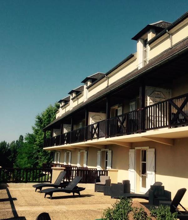 Gîte Junior Suite terrasse annexe côté piscine 29/30