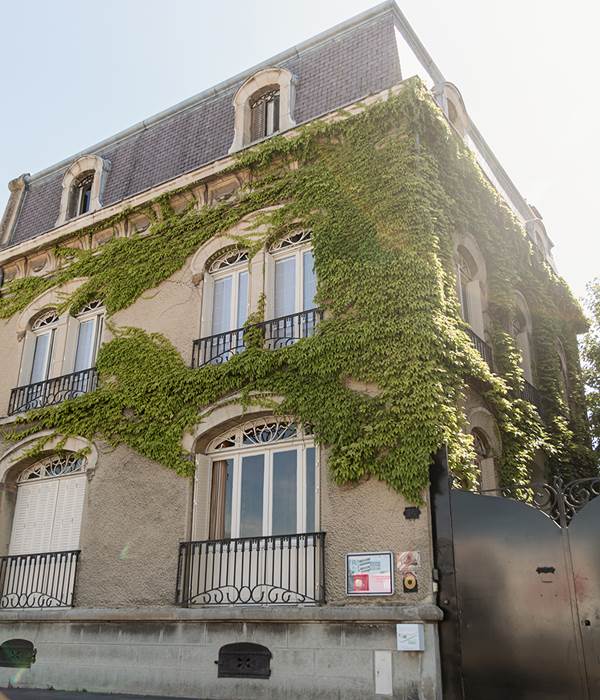 FACADE (2)