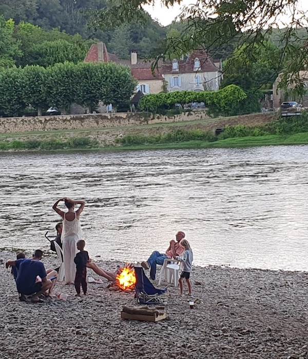 pique-nique sur la plage de Limeuil