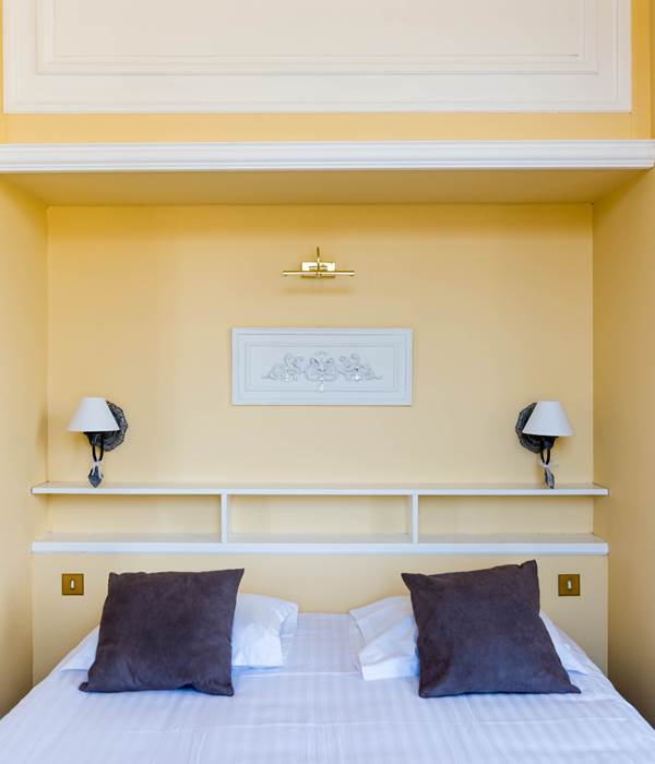 Chambre Jaune triple château