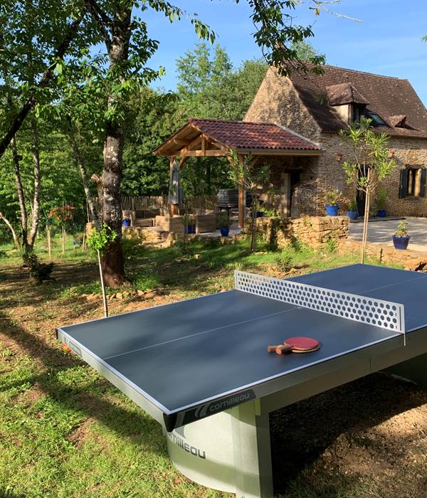 La table de ping pong devant le gîte