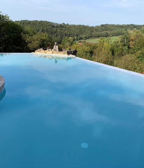 piscine à double débordement, au sel