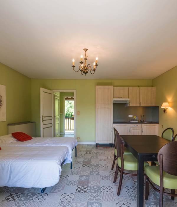 Junior suite et gîte de charme 35/36 avec 2 couchages lit 90 dans salon séjour