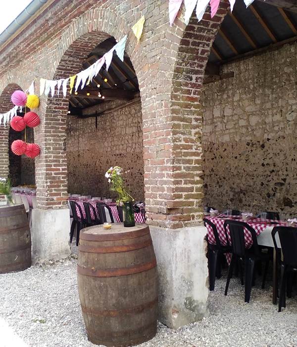 Repas sous les arcades