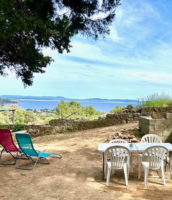 Terrasse privative vue mer et collines