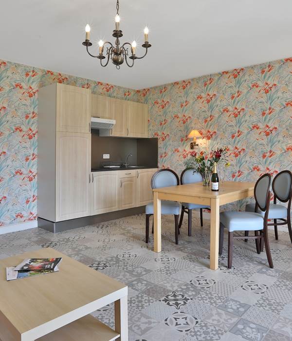 Gîte Junior Suite Gentilhommière 31-32 Cuisine séjour avec balcon au 1er étage annexe
