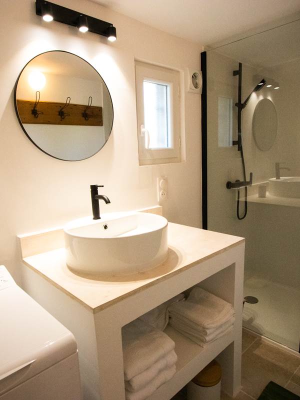 gites corbieres la barraquette montseret salle d'eau-gallery-offer