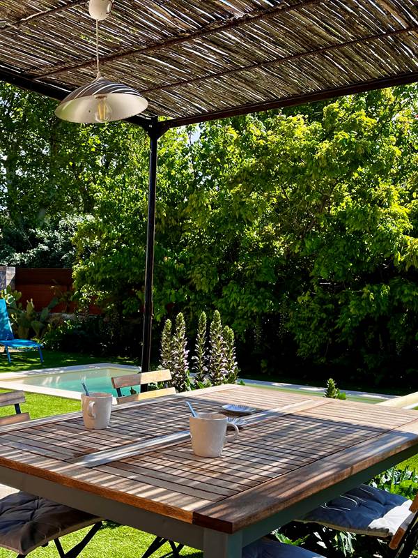 coin repas au bord de la piscine la barraquette-gallery-offer