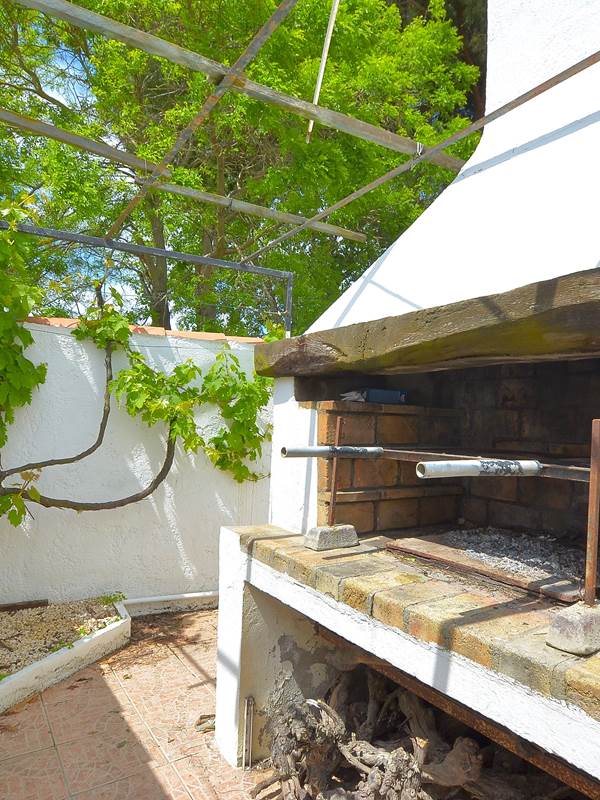 villa-les-salines-cabane-pêcheur-location-appartement-maison-vacances-grau-du-roi-jardin-proche-plage-grande-capacité-couchages-gallery-offer