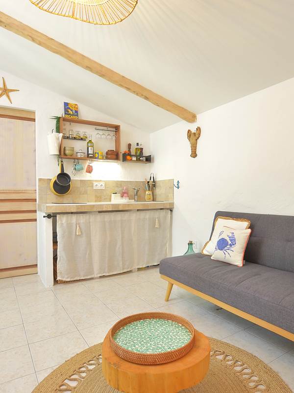 villa-les-salines-cabane-pêcheur-location-appartement-maison-vacances-grau-du-roi-jardin-proche-plage-grande-capacité-couchages-gallery-offer