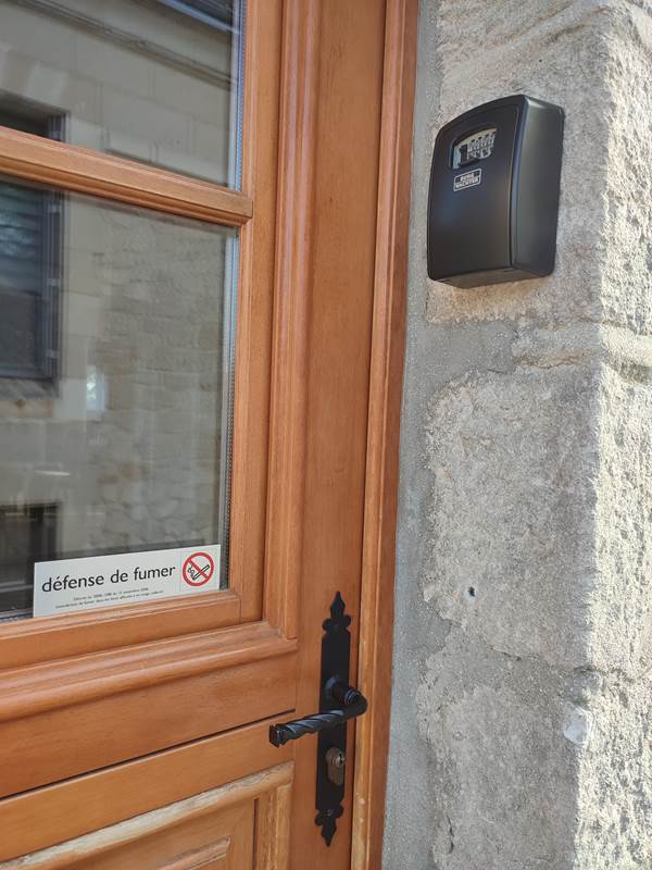 Entrée avec boîte à clés sécurisée-gallery-offer