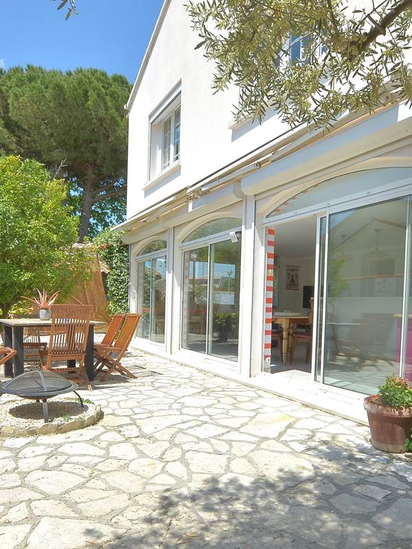 villa-les-salines-flamant-location-appartement-maison-vacances-grau-du-roi-jardin-proche-plage-gallery-offer
