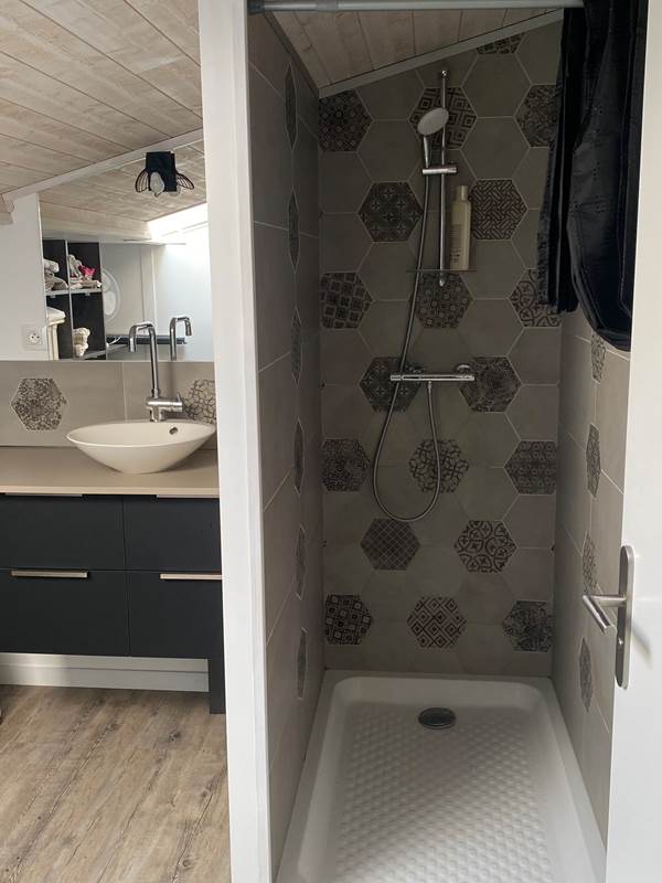 SALLE D'EAU PARTAGEE  CHAMBRE  SOLEIL-gallery-offer