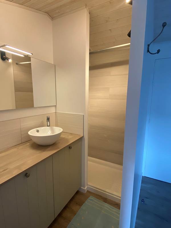 SALLE D'EAU CHAMBRE CELEST-gallery-offer