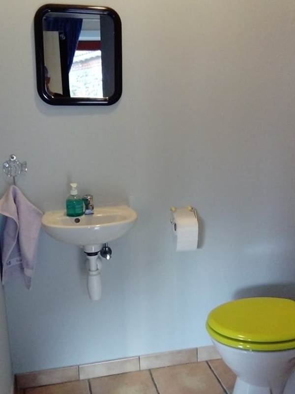 toilette séparée et lave mains-gallery-offer