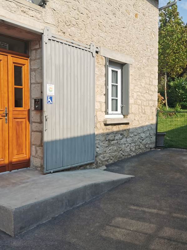 Entrée avec accès en fauteuil roulant-gallery-offer